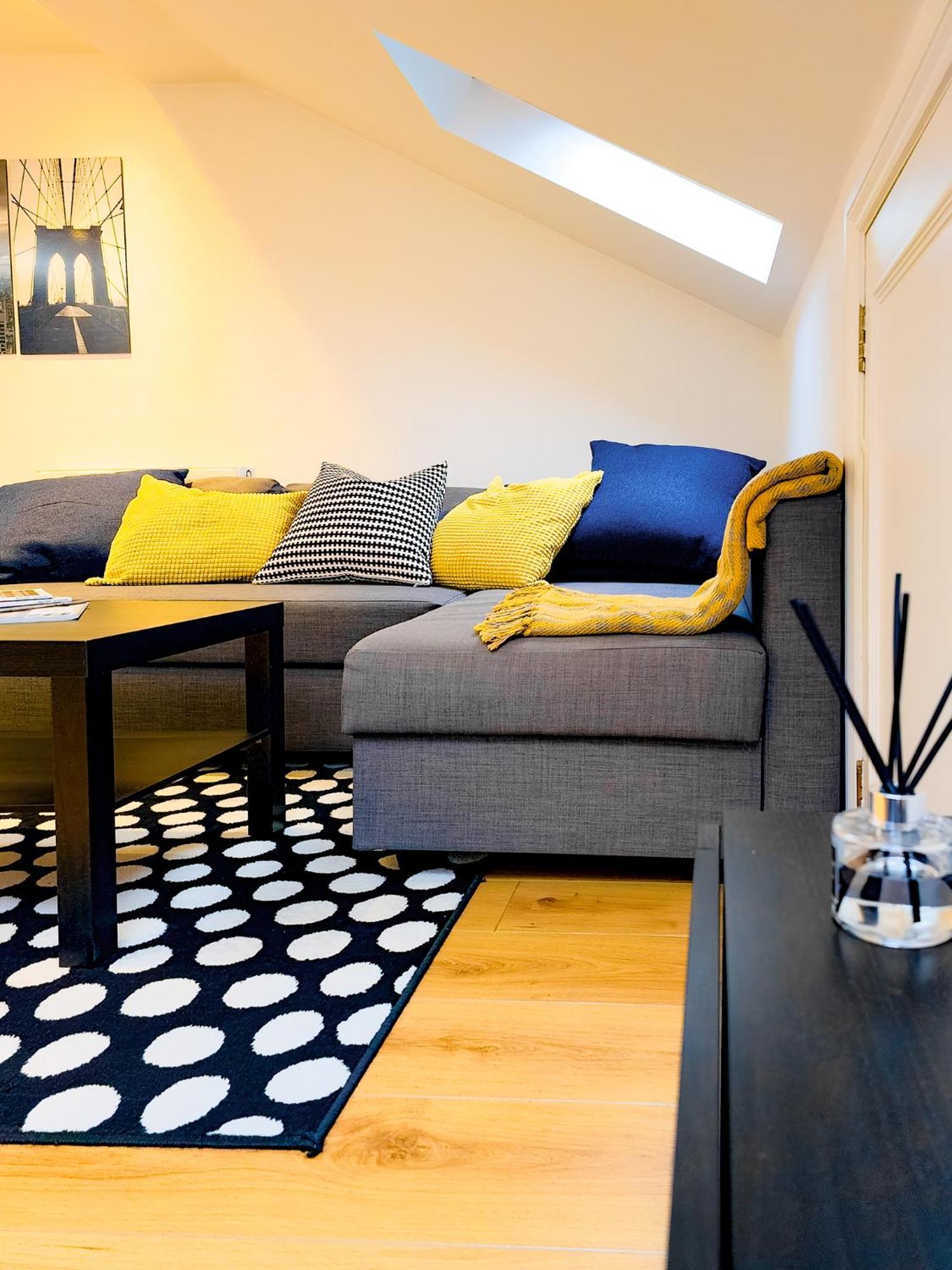 Charming London Home, Opp Arnos Grove Underground Station, Parking New Southgate Экстерьер фото