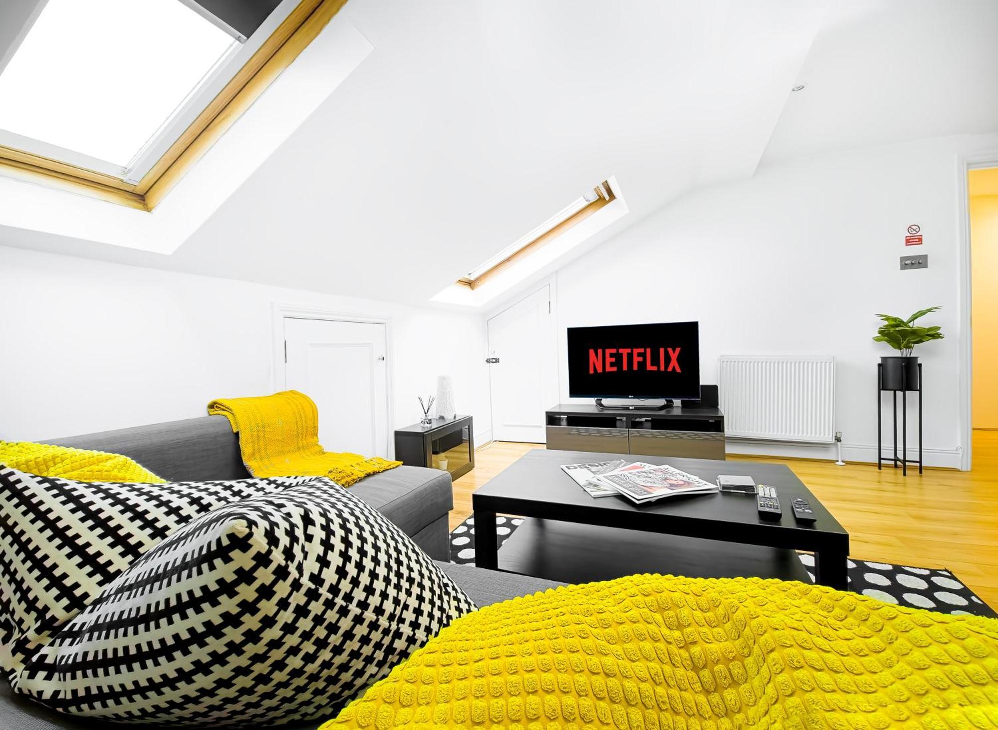 Charming London Home, Opp Arnos Grove Underground Station, Parking New Southgate Экстерьер фото