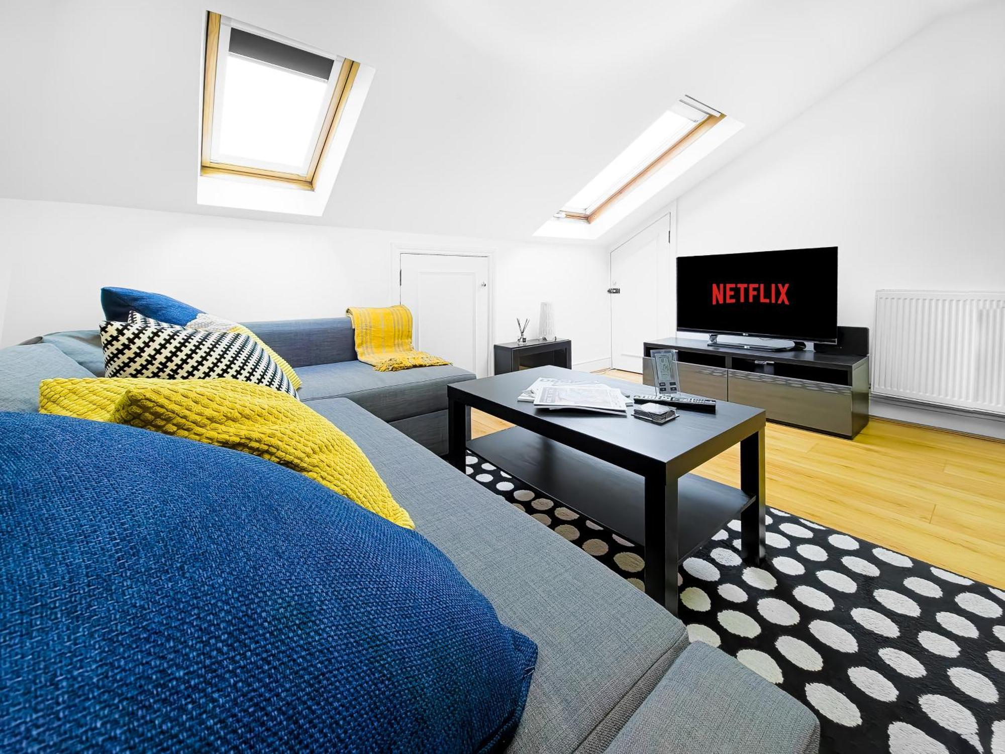Charming London Home, Opp Arnos Grove Underground Station, Parking New Southgate Экстерьер фото